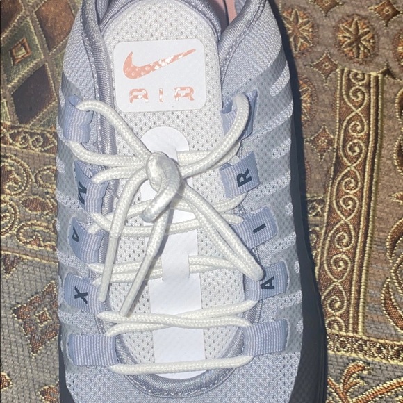 Nike shoes female - Picture 7 of 7